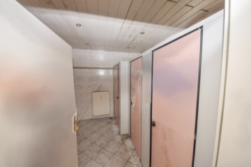 DIETZ: Sanierungsbedürftiges Hotel in idyllischer Waldrandlage von Weiterstadt mit 33 Zimmern! - Gäste-Wc`s Damen EG (679010)