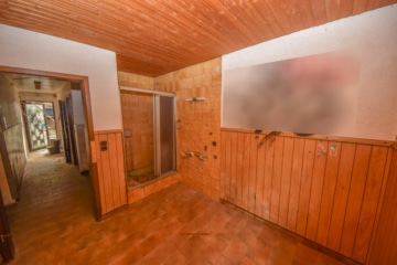 DIETZ: Sanierungsbedürftiges Hotel in idyllischer Waldrandlage von Weiterstadt mit 33 Zimmern! - Badezimmer EG (678960)