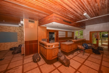 DIETZ: Sanierungsbedürftiges Hotel in idyllischer Waldrandlage von Weiterstadt mit 33 Zimmern! - Bar/Empfangsereich EG (678993)