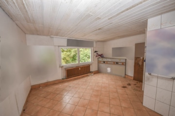 DIETZ: Sanierungsbedürftiges Hotel in idyllischer Waldrandlage von Weiterstadt mit 33 Zimmern! - Gästezimmer 1.OG (678965)