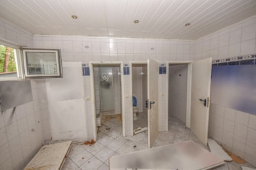 DIETZ: Sanierungsbedürftiges Hotel in idyllischer Waldrandlage von Weiterstadt mit 33 Zimmern! - Gäste-Wc`s Herren EG (679012)