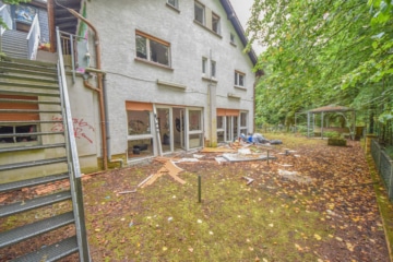 DIETZ: Sanierungsbedürftiges Hotel in idyllischer Waldrandlage von Weiterstadt mit 33 Zimmern! - Außenansicht (678943)