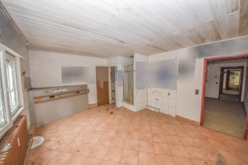 DIETZ: Sanierungsbedürftiges Hotel in idyllischer Waldrandlage von Weiterstadt mit 33 Zimmern! - Gästezimmer 1.OG (678966)