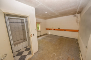 DIETZ: Sanierungsbedürftiges Hotel in idyllischer Waldrandlage von Weiterstadt mit 33 Zimmern! - Gästezimmer 1.OG (678971)