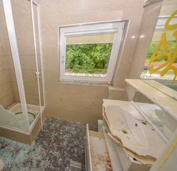 DIETZ: Sanierungsbedürftiges Hotel in idyllischer Waldrandlage von Weiterstadt mit 33 Zimmern! - Tageslichtbadezimmer 1.OG (678983)