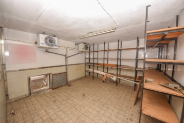 DIETZ: Sanierungsbedürftiges Hotel in idyllischer Waldrandlage von Weiterstadt mit 33 Zimmern! - Lagerfläche KG (679013)