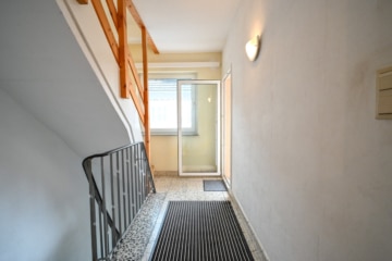 DIETZ: Gepflegte 4 Zi-Wohnung im ersten OG – 2 Balkon – Garage - Zugang Balkon 2 (645114)