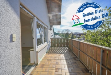 DIETZ: Erstbezug nach Sanierung! Modernisierte 4 Zimmer-Wohnung im ersten OG – 2 Balkone + Garage - Balkon (673082)