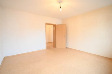 DIETZ: Gepflegte 4 Zi-Wohnung im ersten OG – 2 Balkon – Garage - Schlafzimmer 3 von 3 (645104)