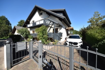 DIETZ: Freiwerdendes, liebevolles 2-Familienhaus-Anwesen in attraktiver Wohnlage von Klein-Zimmern! - Außenansicht (653729)