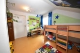 DIETZ: Großzügiges 4-Familienhaus in Gelnhausen - Höchst! Zwei Wohnungen frei! - Wohnung 4 DG Zimmer 2 von 5