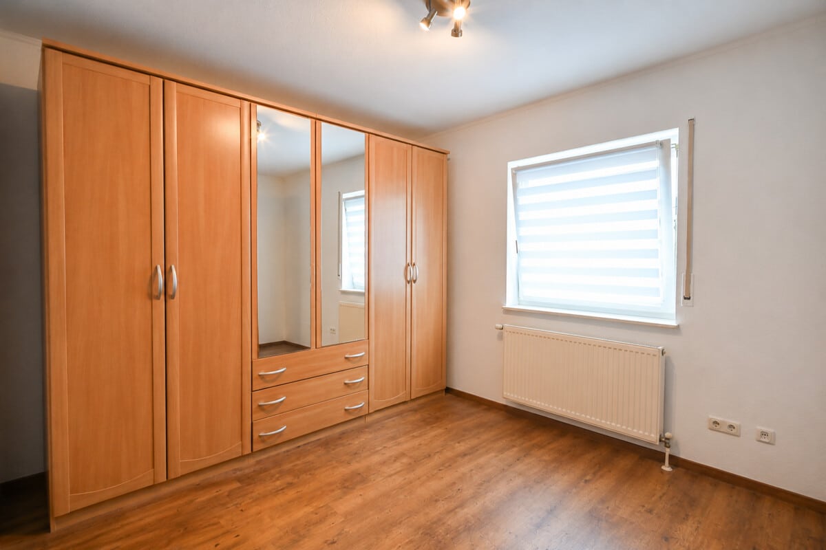 Schlafzimmer 2 von 2
