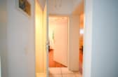 Flur EG - DIETZ: Frei werdende 4-5-Zimmer Maisonettewohnung mit Terrasse, Garage und Grünfläche in Niedernberg