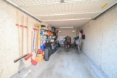 Garage - DIETZ: Frei werdende 4-5-Zimmer Maisonettewohnung mit Terrasse, Garage und Grünfläche in Niedernberg