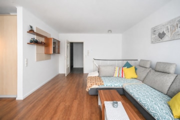 DIETZ: Frei werdende 4-5-Zimmer Maisonettewohnung mit Terrasse, Garage und Grünfläche in Niedernberg - Wohnzimmer3 (693682)