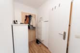 4710-lang10#Flurbereich - DIETZ: Voll möblierte moderne 2 Zimmer Erdgeschoss-Wohnung mit Balkon!