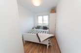 Schlafzimmer - DIETZ: Voll möblierte moderne 2 Zimmer Erdgeschoss-Wohnung mit Balkon!