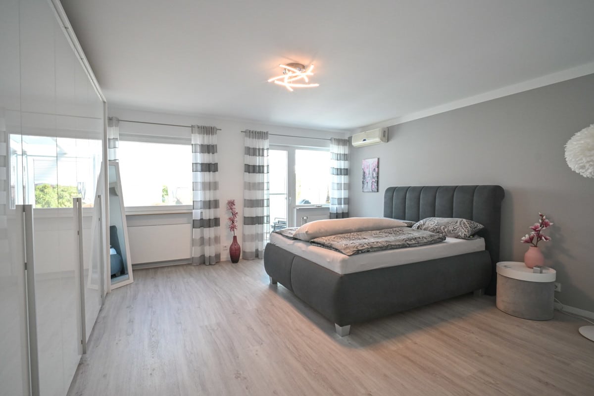 Schlafzimmer 2 von 2 EG