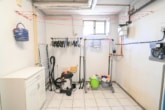 Top gepflegter Flachdachbungalow mit Wintergarten, Garage, Terrasse in beliebter Ober-Rodener Wohnlage! - Hausanschluss/Lagerraum KG