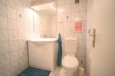 Top gepflegter Flachdachbungalow mit Wintergarten, Garage, Terrasse in beliebter Ober-Rodener Wohnlage! - WC KG