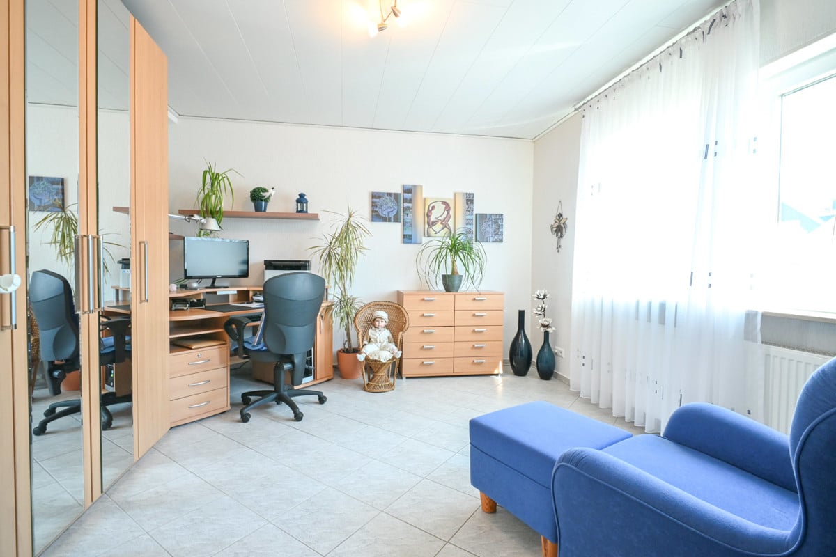 Schlafzimmer 1 von 2 EG