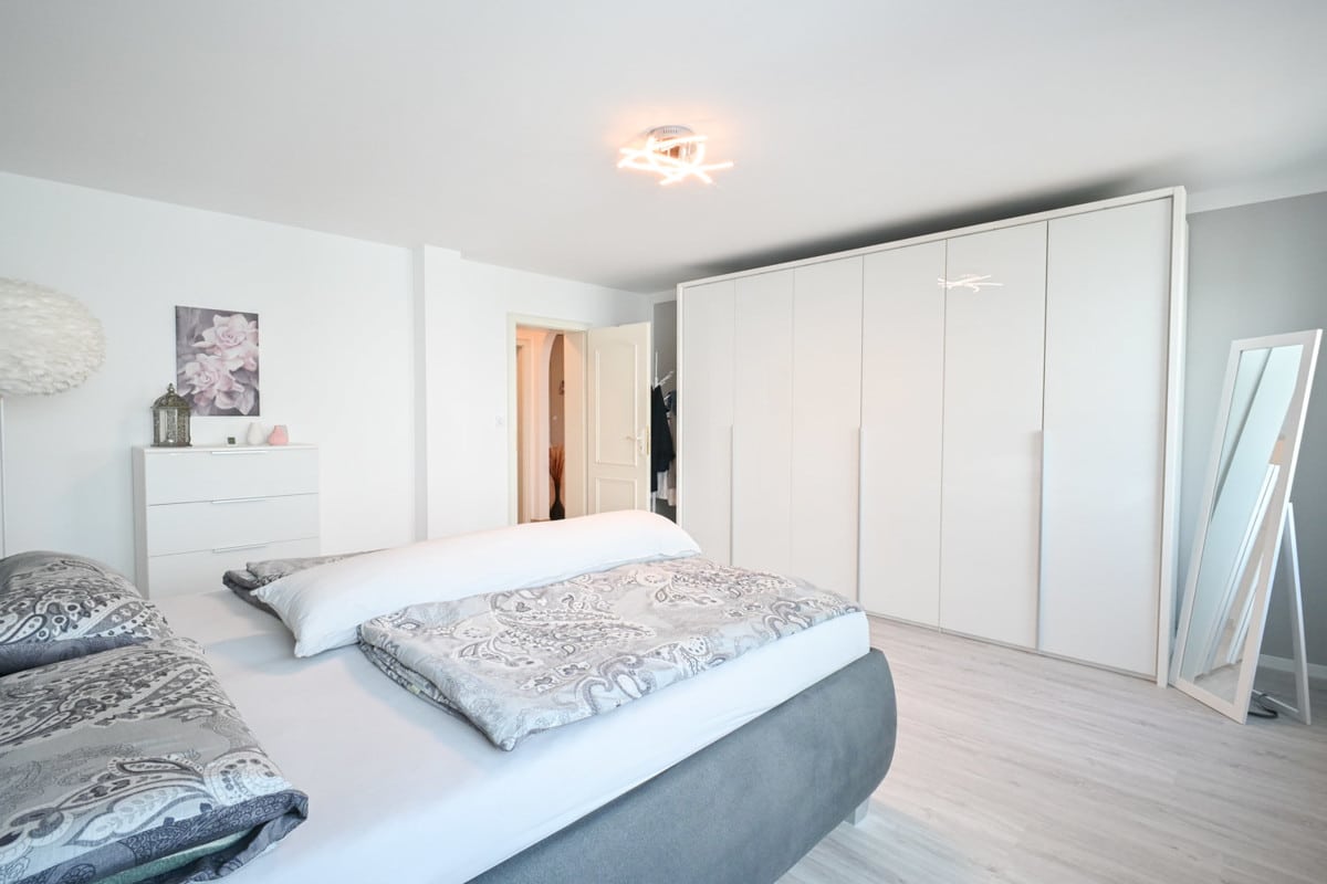 Schlafzimmer 2 von 2 EG