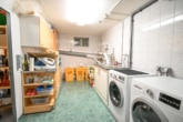 Top gepflegter Flachdachbungalow mit Wintergarten, Garage, Terrasse in beliebter Ober-Rodener Wohnlage! - Waschküche KG