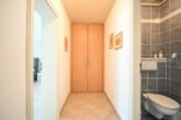 Top gepflegter Flachdachbungalow mit Wintergarten, Garage, Terrasse in beliebter Ober-Rodener Wohnlage! - Flur EG