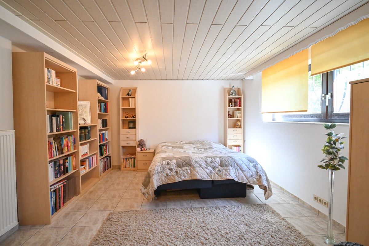 Büro/Lagerraum KG