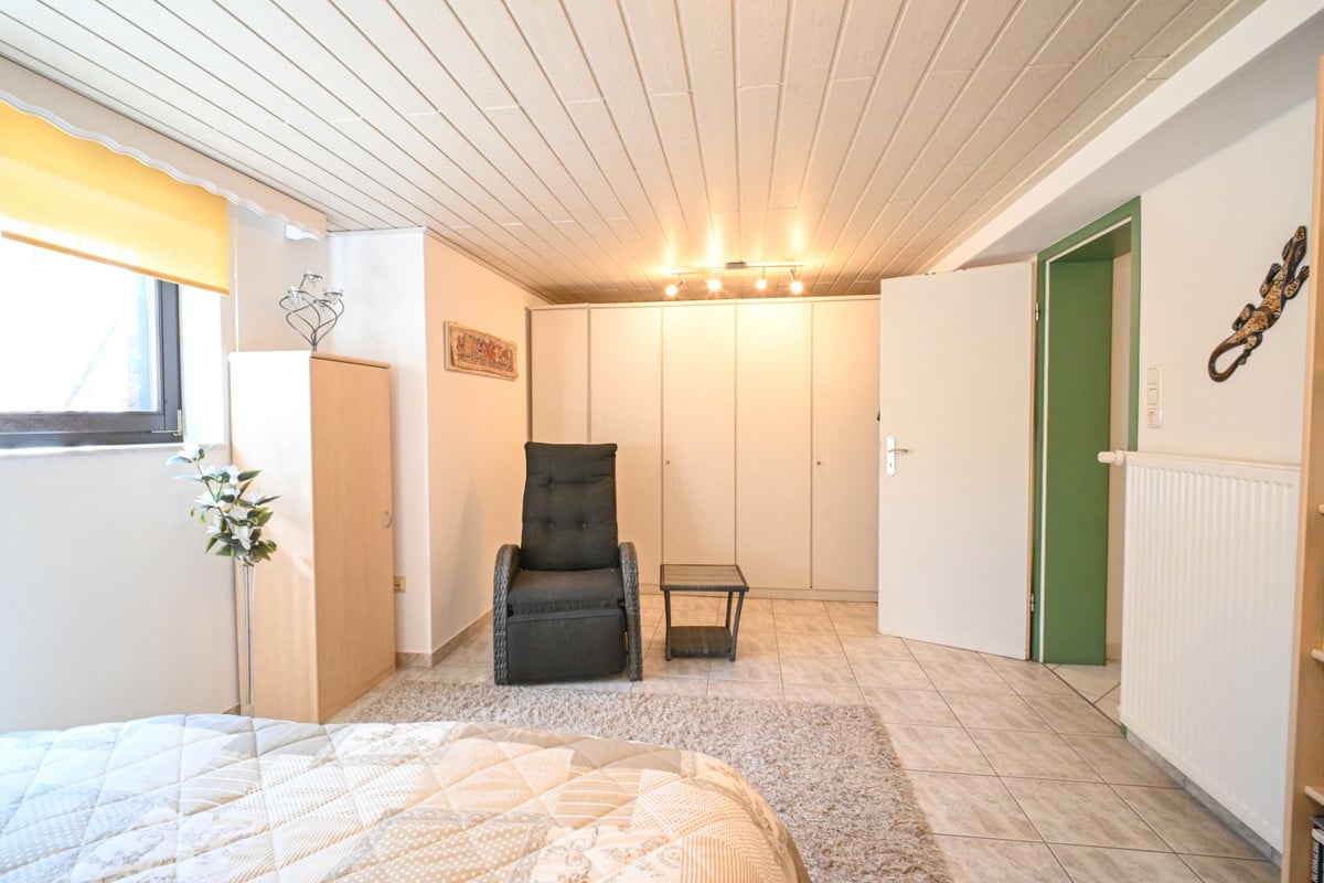 Büro/Lagerraum KG