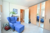 Top gepflegter Flachdachbungalow mit Wintergarten, Garage, Terrasse in beliebter Ober-Rodener Wohnlage! - Schlafzimmer 1 von 2 EG