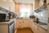 Top gepflegter Flachdachbungalow mit Wintergarten, Garage, Terrasse in beliebter Ober-Rodener Wohnlage! - Küche EG