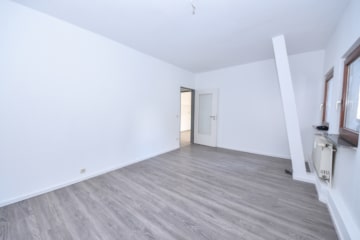 DIETZ: REDUZIERT! 2 Häuser auf einem Grundstück mit 3-4 Wohneinheiten inklusive Ausbaupotenzial! - Schlafzimmer Maisonettewohnung (640023)
