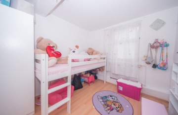 DIETZ: REDUZIERT! 2 Häuser auf einem Grundstück mit 3-4 Wohneinheiten inklusive Ausbaupotenzial! - Kinderzimmer EG Vorderhaus (640033)