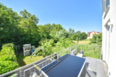 Blick in Ihren Garten und Wald - DIETZ: Junges Familienhaus mit 837 m² großen, idyllischen Waldgrundstück in Laufach!