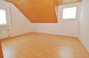 **VERMIETET**DIETZ: Renovierte 3 Zimmer Wohnung mit Balkon, Stellplatz  und Gäste-WC in Nieder-Roden!!! - Schlafzimmer 1 von 2