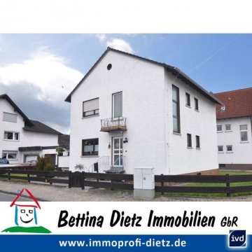 DIETZ: Freistehendes Einfamilienhaus mit großem Garten und Garage!, 64850 Schaafheim, Einfamilienhaus