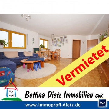 **VERMIETET**DIETZ: 4 Zimmerwohnung mit Balkon – Garten – 2 PKW-Stellplätze – Wanne – Dusche – Gäste-WC – Tiere nach Vereinbarung –, 64380 Roßdorf, Etagenwohnung