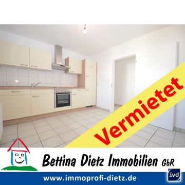 **VERMIETET**DIETZ: Lichtdurchflutete 2 Zimmerwohnung mit neuer Einbauküche, PKW-Stellplatz, SÜD-Balkon im gepflegten Haus, 64832 Babenhausen, Etagenwohnung