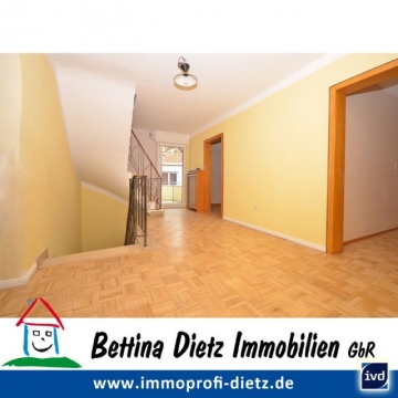 **VERMIETET**DIETZ: Große 5 Zimmer Maisonettewohnung mit über 145m² Wohnfläche – großer Dachterrasse – Haus im Haus!, 64850 Schaafheim, Maisonettewohnung