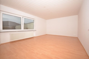 **VERMIETET***DIETZ: **Bezaubernde** 2-3 Zimmer Erdgeschosswohnung mit Balkon in ruhiger, beliebter Lage!, 64832 Babenhausen, Erdgeschosswohnung