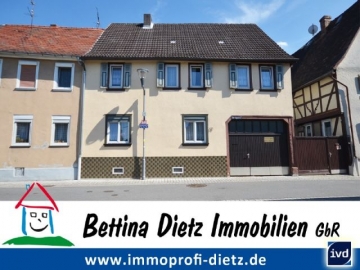 **VERMIETET**DIETZ: Viel Platz in der Altstadt! Ca. 128m² Wohnfläche mit Freisitz, Außenstellplätze, uvm., 64832 Babenhausen, Einfamilienhaus