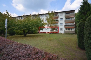 **VERMIETET**DIETZ: 2 Zimmer Erdgeschosswohnung mit Balkon, Einbauküche und modernisiertem Tageslichtbad mit Badewanne, 64807 Dieburg, Erdgeschosswohnung