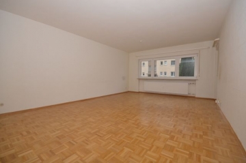 **VERMIETET**DIETZ: TOP 3 Zimmer Erdgeschosswohnung mit Loggia – gepflegt und modernisiert! mit Tageslicht-Wannenbad!, 63110 Rodgau, Erdgeschosswohnung