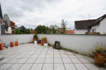 DIETZ: Günstige und gut aufgeteilte 2 Zimmerwohnung mit großzügiger Dachterrasse, 64832 Babenhausen, Etagenwohnung