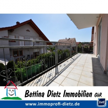 **VERMIETET**DIETZ: Moderne 4 Zimmerwohnung, großer Südbalkon, Bodenheizung, 2 Stellplätze, 64850 Schaafheim, Etagenwohnung