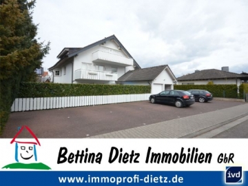 **VERMIETET**DIETZ: TOP ausgestatte Dachgeschosswohnung freistehende Badewanne, Einbauküche, Garage, 63533 Mainhausen, Dachgeschosswohnung