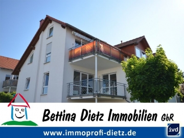 **VERMIETET**DIETZ: Moderne Dachgeschosswohnung mit Balkon, EBK, 2 Stellplätzen und viel Licht, 64823 Groß-Umstadt, Dachgeschosswohnung