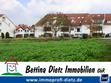 **VERMIETET**DIETZ: Golfplatzblick – 3 Zimmer-Wohnung mit Balkon Einbauküche Tiefgaragenstellplatz Wanne+Dusche, 64846 Groß-Zimmern, Etagenwohnung