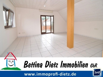 **VERMIETET**DIETZ: Moderne 1 Zi. Wohnung mit großer Sonnenterrasse & EBK & Garten! Ideal für Singles od. Pärchen, 64732 Bad König, Dachgeschosswohnung